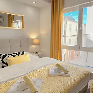 anamari-apartments.hotelinzadar.com/